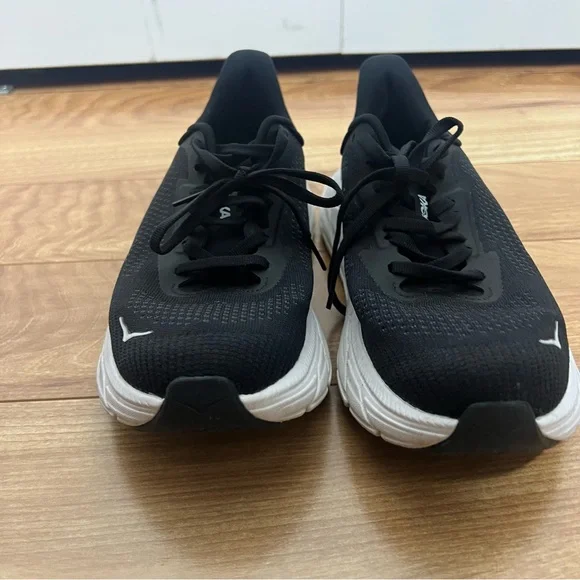 HOKA Arahi 7 Running Shoes – Women’s Size 7.5 – Black/White - Picture 6 of 10